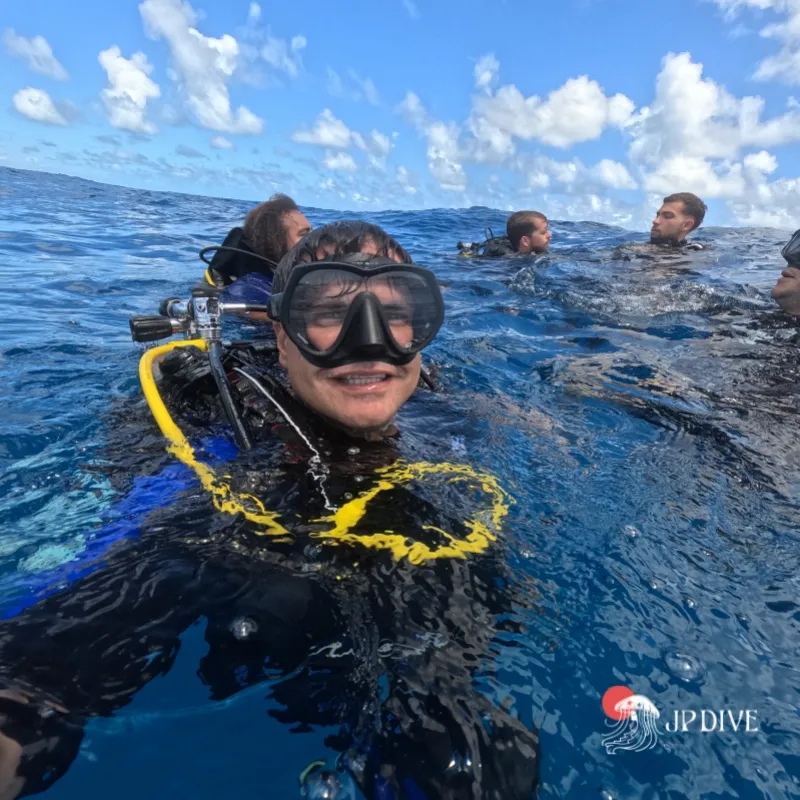 Imagem ilustrativa de Aula de mergulho com cilindro