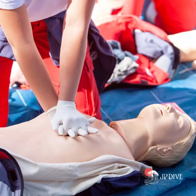 Curso de primeiros socorros para mergulho